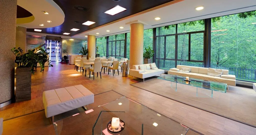 Interno